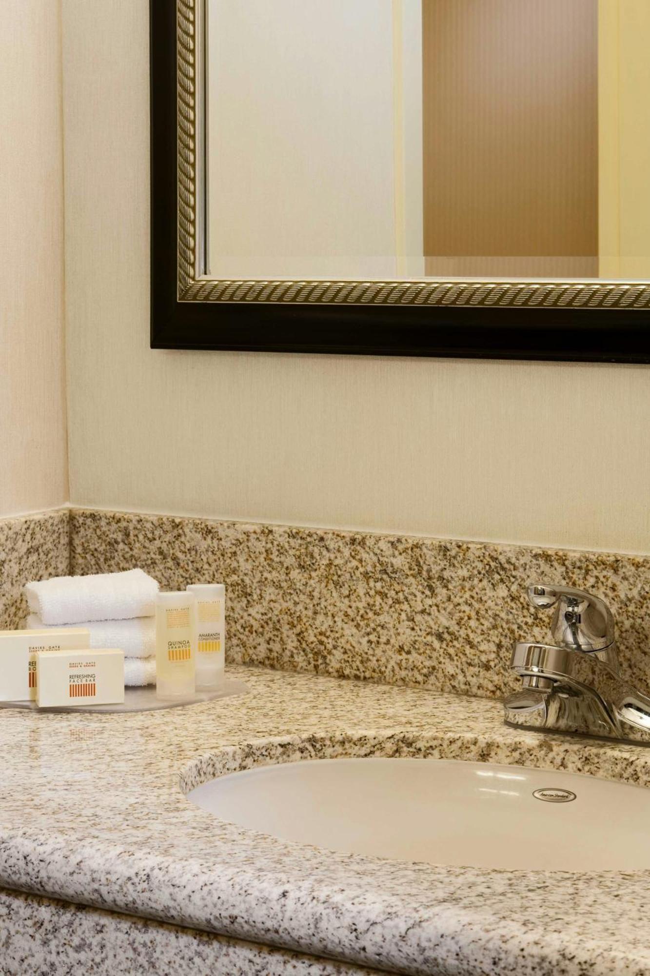 Courtyard By Marriott Houston Hobby Airport Ξενοδοχείο Εξωτερικό φωτογραφία