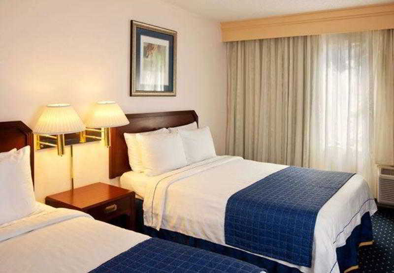 Courtyard By Marriott Houston Hobby Airport Ξενοδοχείο Εξωτερικό φωτογραφία